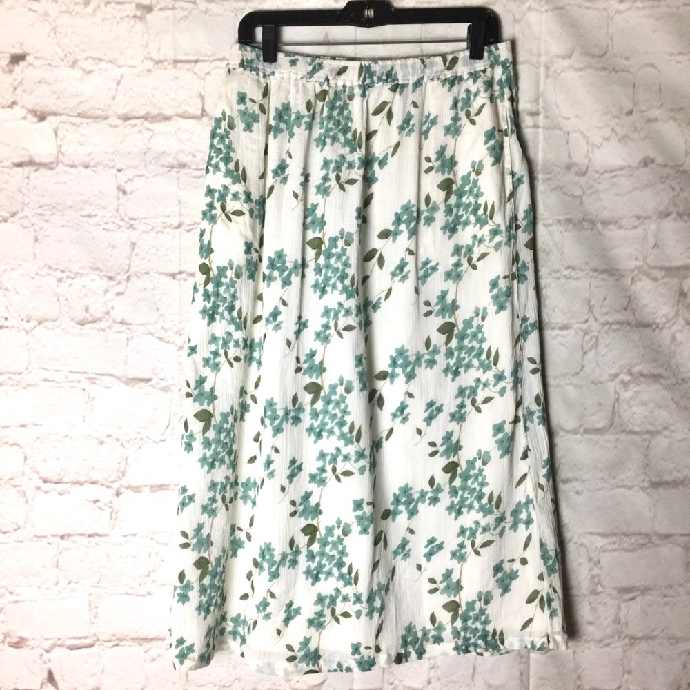 Orvis Floral Print Crinkle Skirt